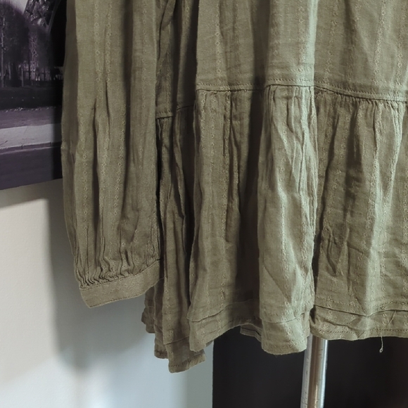 American Eagle Outfitters Sage Blouse - Picture 4 of 7